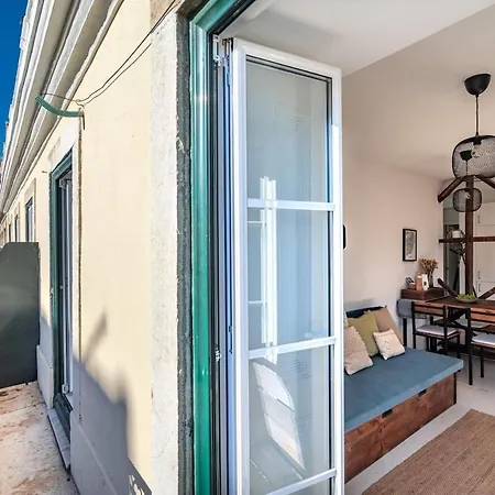 Lovely 2 Bed In The Heart Of With Ac By Lisbeyond Apartman