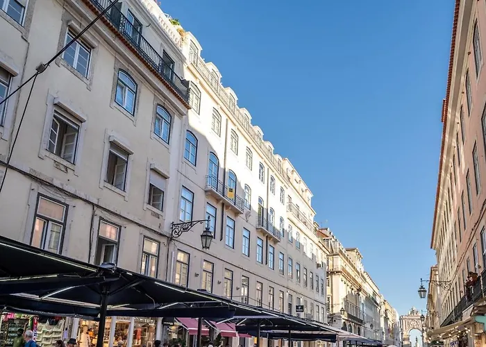Lovely 2 Bed In The Heart Of With Ac By Lisbeyond Apartman