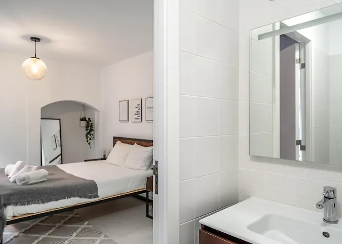 Apartman Lovely 2 Bed In The Heart Of With Ac By Lisbeyond Lisboa