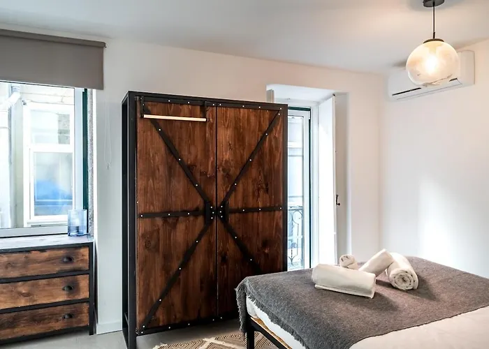 Apartman Lovely 2 Bed In The Heart Of With Ac By Lisbeyond *