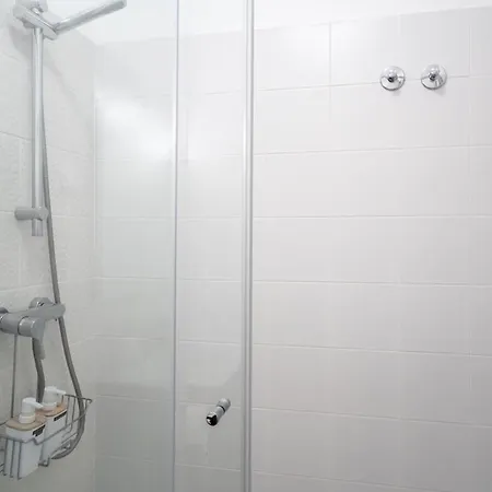Lovely 2 Bed In The Heart Of With Ac Apartment
