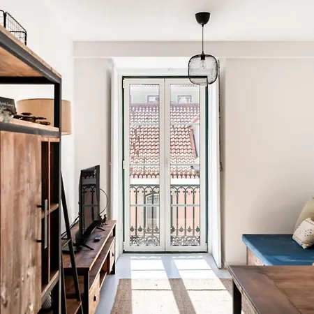 Lovely 2 Bed In The Heart Of With Ac By Lisbeyond * Lissabon