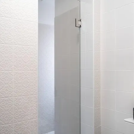 Lovely 2 Bed In The Heart Of With Ac By Lisbeyond شقة