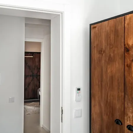 شقة Lovely 2 Bed In The Heart Of With Ac By Lisbeyond *