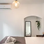 Lovely 2 Bed In The Heart Of With Ac By Lisbeyond Lägenhet *