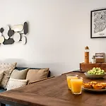 Lovely 2 Bed In The Heart Of With Ac By Lisbeyond Lägenhet Lisboa