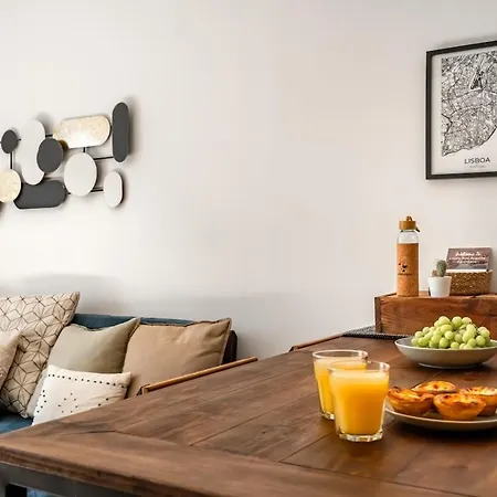 Lovely 2 Bed In The Heart Of With Ac Apartmán Lisboa