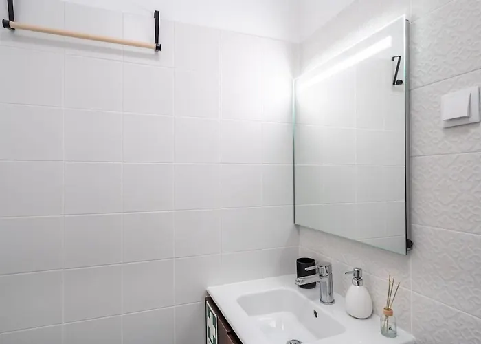 Lovely 2 Bed In The Heart Of With Ac By Lisbeyond Lisboa