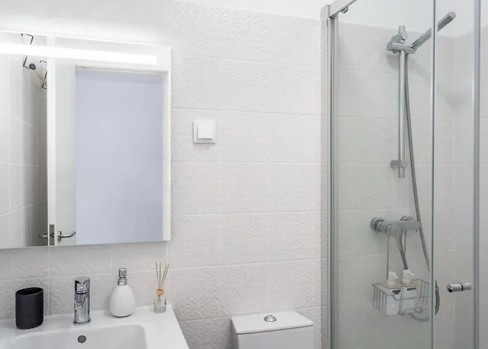 公寓 Lovely 2 Bed In The Heart Of With Ac By Lisbeyond