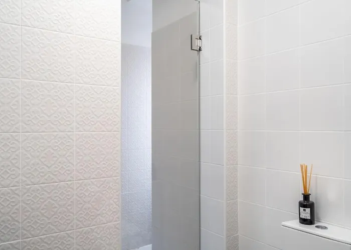 公寓 Lovely 2 Bed In The Heart Of With Ac By Lisbeyond
