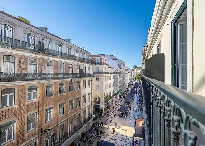 Lovely 2 Bed In The Heart Of With Ac By Lisbeyond