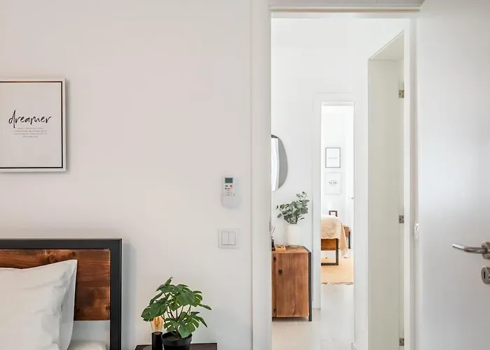 Lovely 2 Bed In The Heart Of With Ac By Lisbeyond *